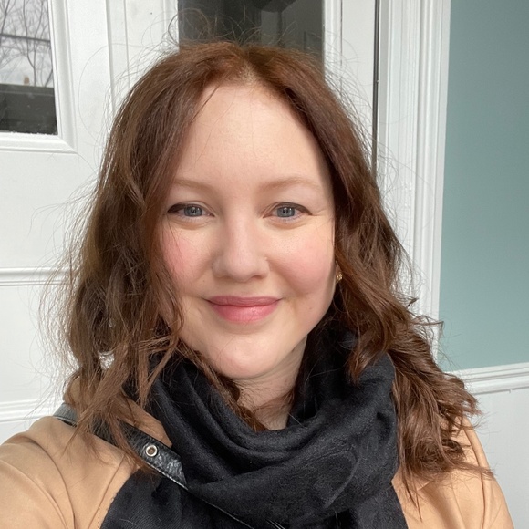 Meet your Posher, Laura - Picture 1 of 1